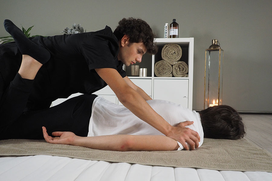 corso-massaggio-riconosciuto-olistico-bioenergetico- Scuola di Massaggio Diabasi