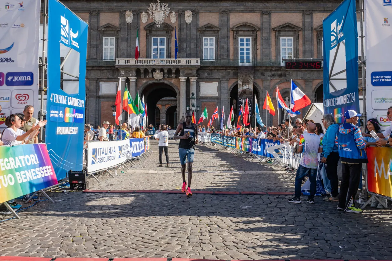 MASSAGGIA ALLA MARATONA DI NAPOLI 2025