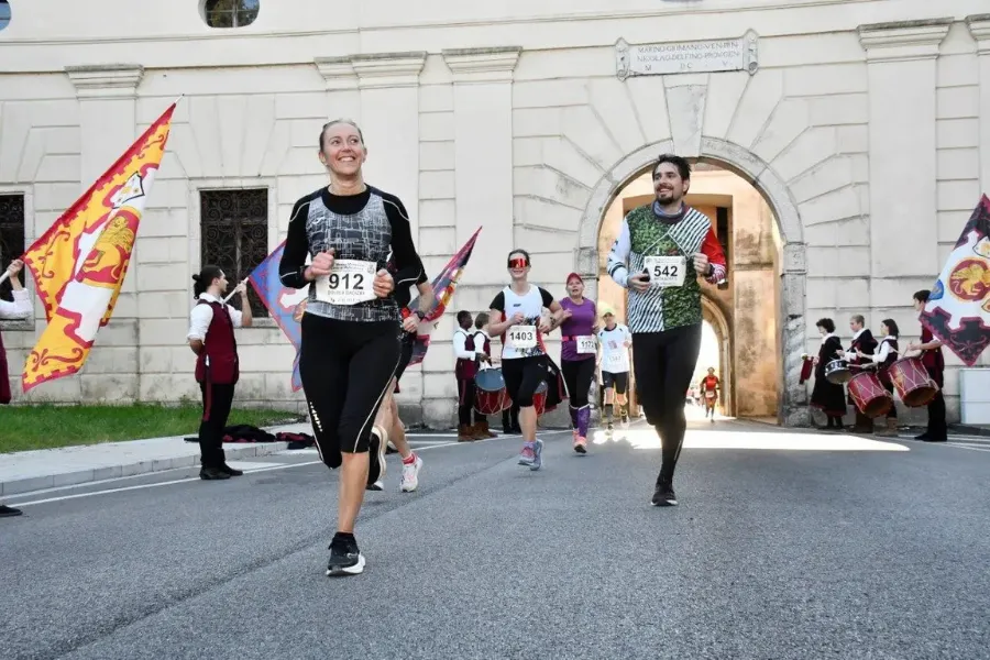 MASSAGGIA ALLA MARATONA DI NAPOLI 2025