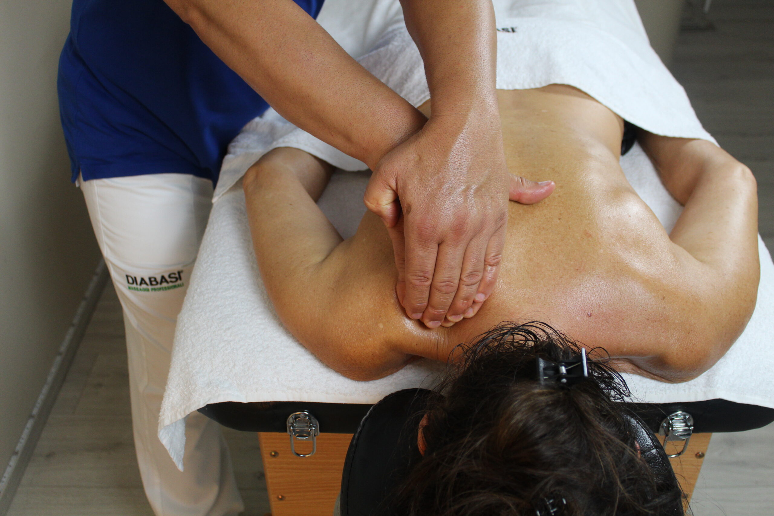 massoterapia cervicale cervicalgia torcicollo DIABASI® scuola di massaggio Dulio La Tegola